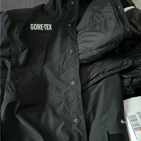 North Face Gore Tex lined Jacket - Picture 3 of 7